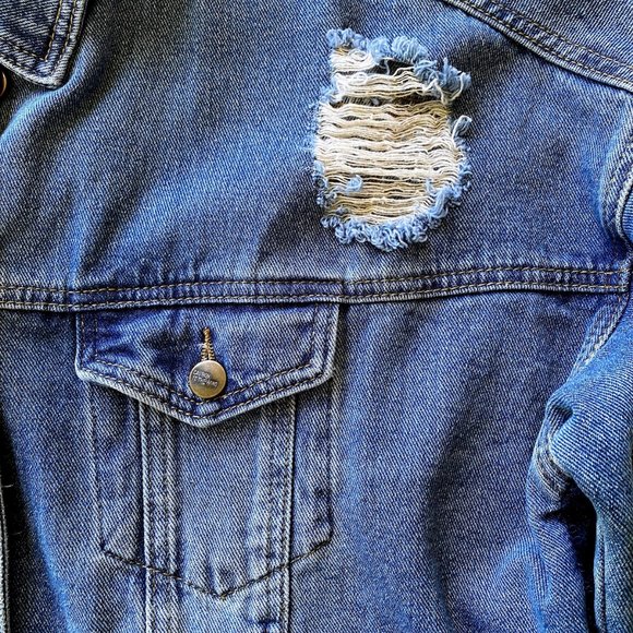 Destroyed Boyfriend Frayed Raw Hem Trucker Jean Jacket - Picture 8 of 17